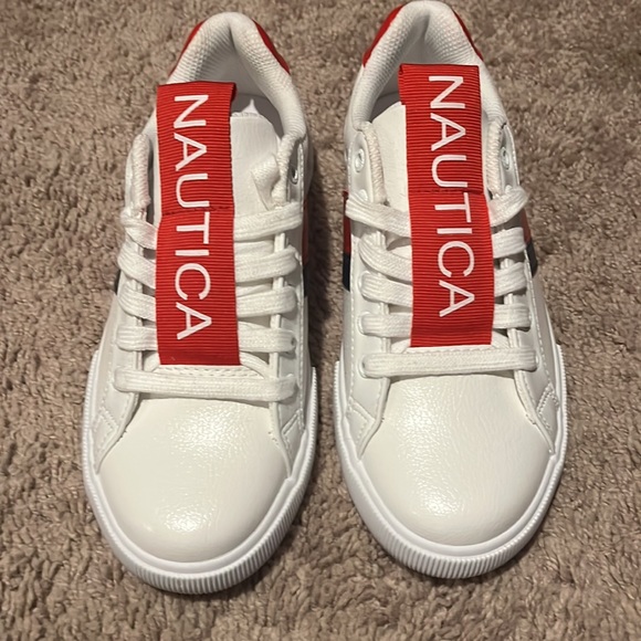 Nautica sneakers in size 6 (women) Brand New and never worn. - Picture 3 of 3